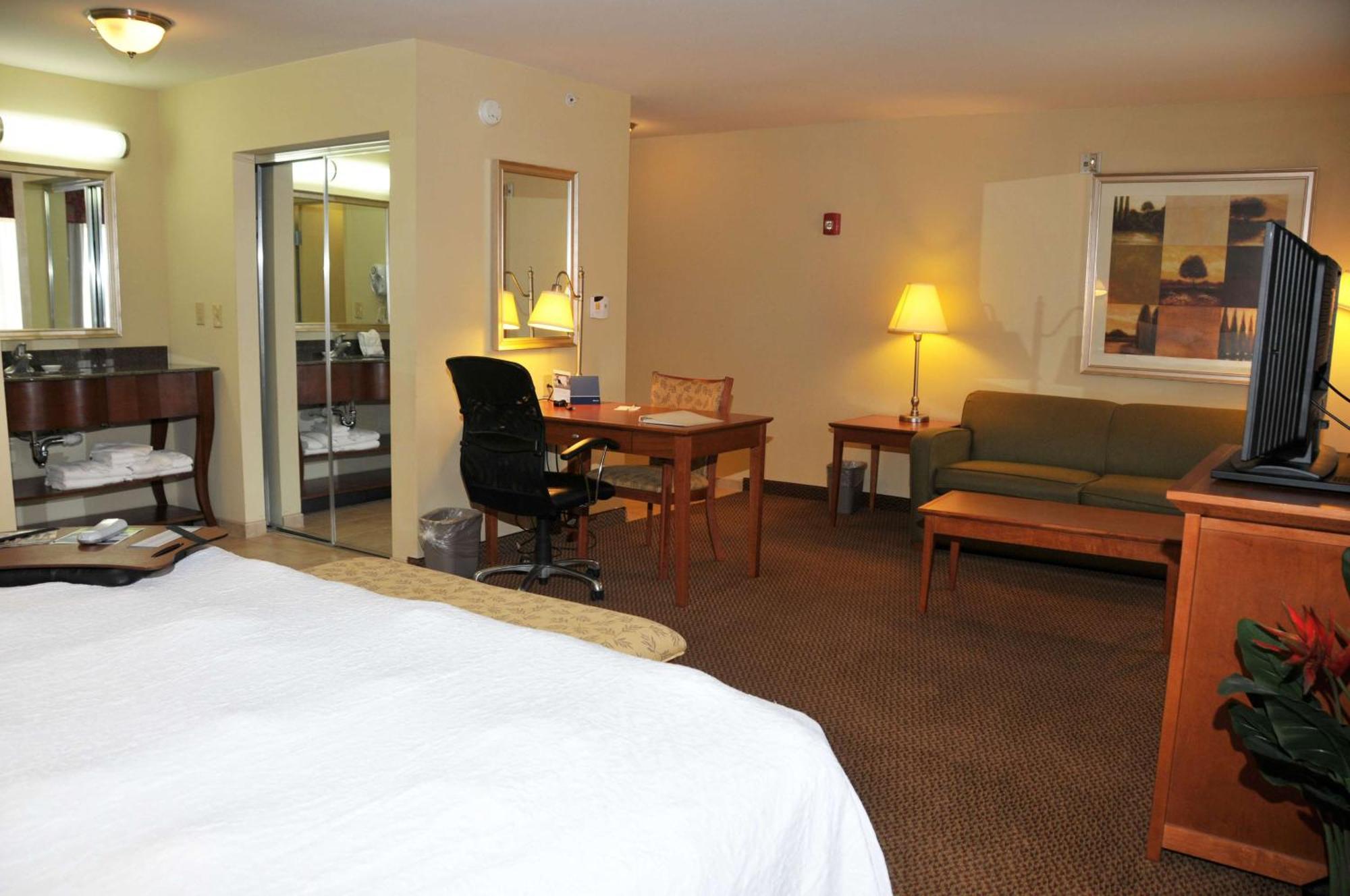 Hampton Inn Clinton Bagian luar foto